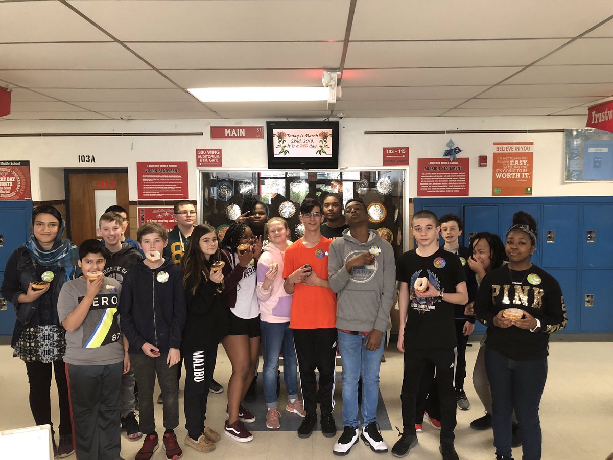 CBOBB_LMS's tweet photo. College and Career Week bingo and Kahoot winners @LMSNation https://t.co/BG0elOSlz2