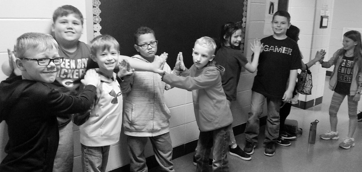 B_Laird84's tweet photo. Happy High 5 Friday!!! #MCleads https://t.co/qW824gC6BB