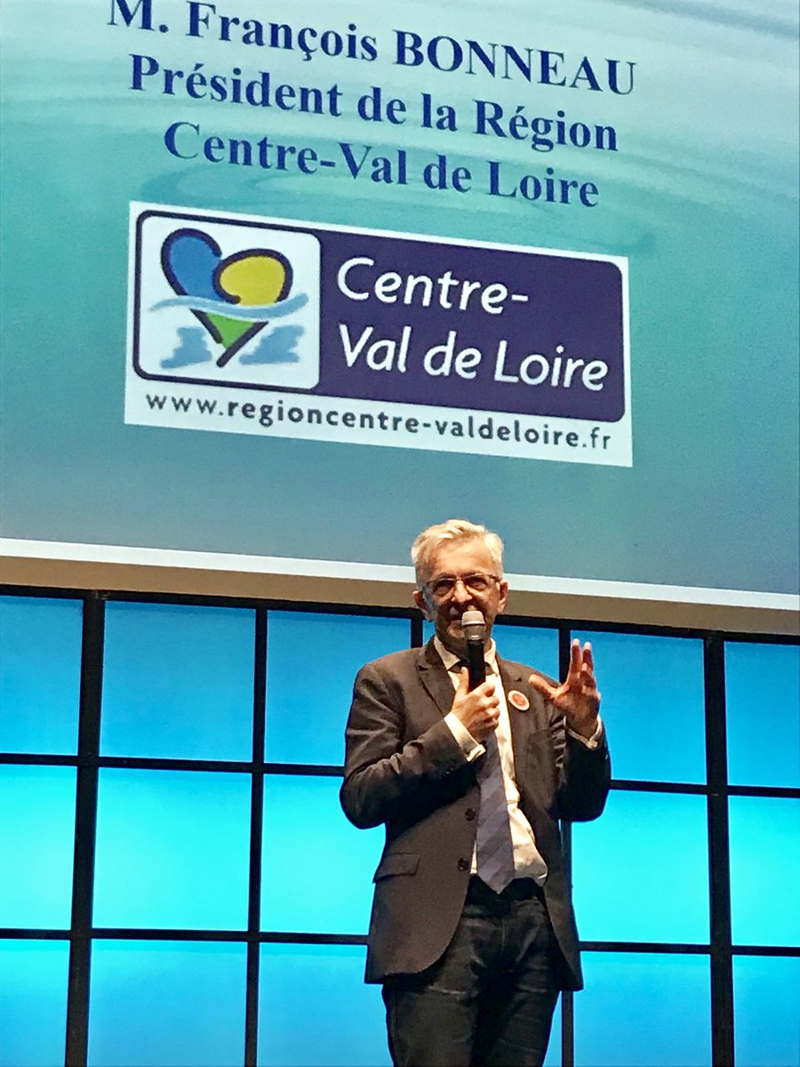 . <a href="/fbonneau/">François Bonneau</a> et @CMunsch_Masset testent la réalité virtuelle sur le stand <a href="/ST_World/">STMicroelectronics</a> au Salon <a href="/madeinvdl/">Made in Val de Loire</a> La <a href="/RCValdeLoire/">Région Centre-Val de Loire</a> présente à ce RDV Competences-Emploi dédié aux filières indus. en cette #SemaineIndustrie