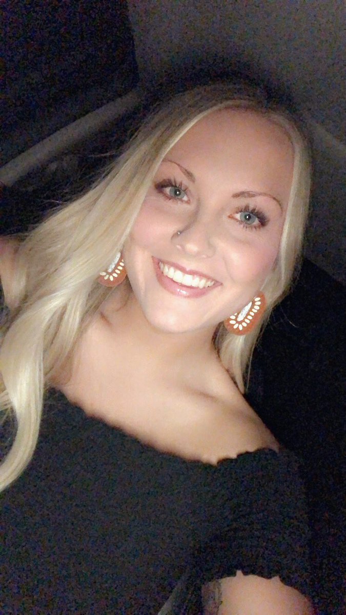 sistaaachrista's tweet photo. 🥳🥳🥳happy friday https://t.co/Hw9ItxPPTM