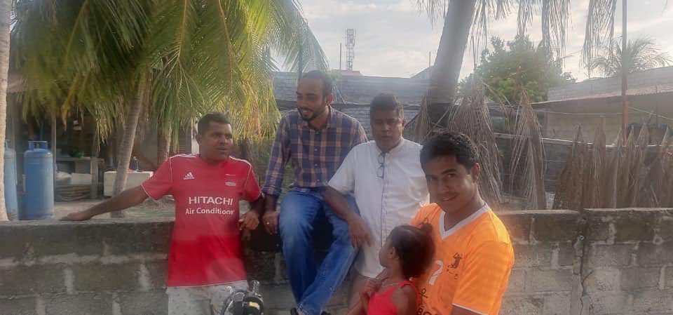 VoteAsward's tweet photo. Thulusdhoo Dhaairaa Candidate Ibrahim Waheed (Asward) aky hurihaa umuregge emmennaa gulhey beyfulheh! 

Huraa Rayyithun dhany faalhugai #3 ah nimmamun!

#VoteAsward #ThulusdhooDhaairaa #Candidate3 #DoorToDoor  #AaHiyaalu #AaBaaru #AaZamaan #AaFikuru 🇲🇻 https://t.co/Pz6BeLbD7V