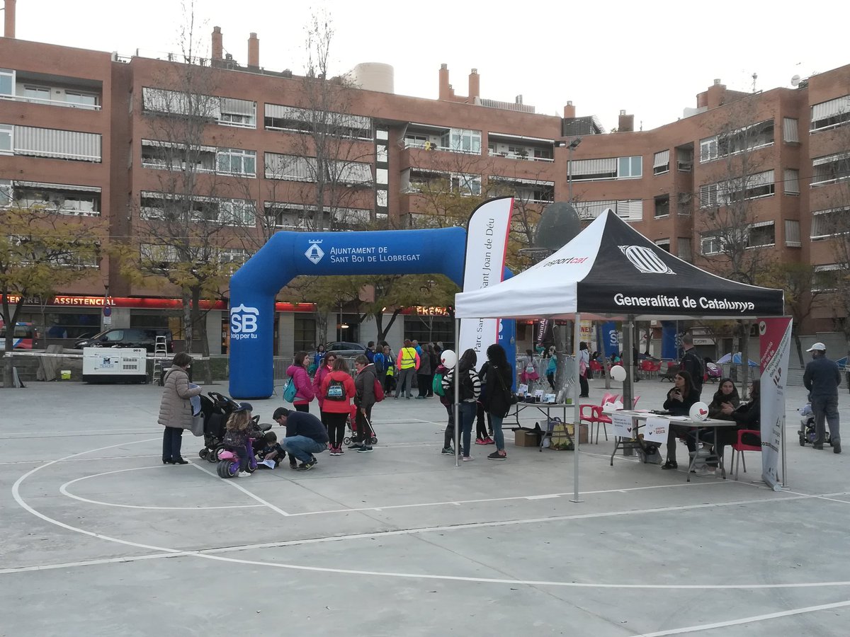 JosepTorrico's tweet photo. Tot a punt a #SantBoi per la 6a Pujada a Sant Ramon, caminada solidària a favor de @OITrailwalker @FMarianao #ClubAtletisme #BaixLlobregat #SantBoiSolidari https://t.co/1wxv9poLkP