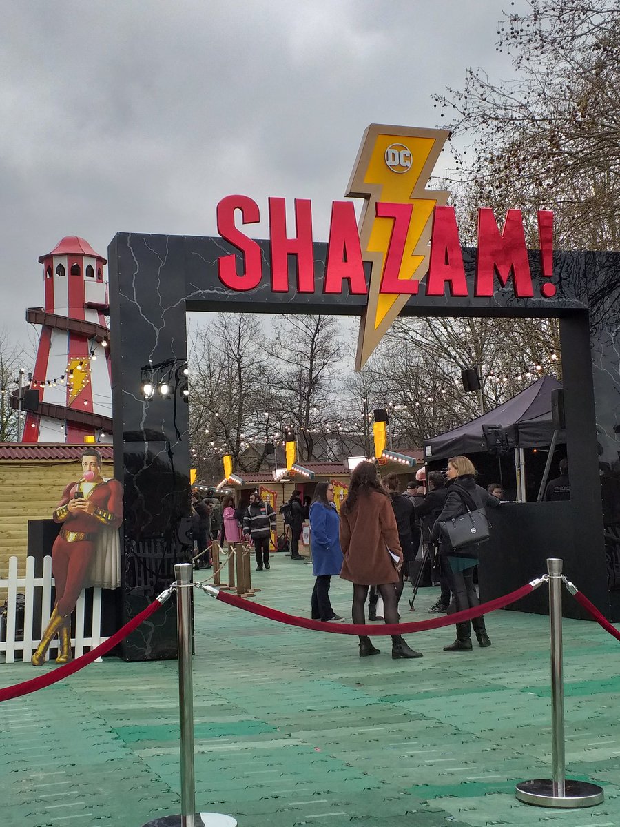 TheGreenColine's tweet photo. Had such a fun time at the @ShazamMovie funfair in London! Got to see an advance screening of #SHAZAM and met my favourite nerd @ZacharyLevi! Both are amazing! https://t.co/2hAD4voGAx