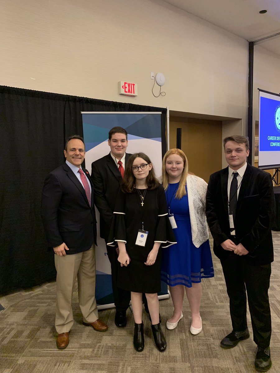 JAGkentucky's tweet photo. JAG KY students enjoyed an inspirational talk from Gov. Matt Bevin.
Gov. Bevin took the time to talk with students to hear their future dreams and take photos.
#jagkycdc19 #ourfuturestartshere https://t.co/PhPqzDON2u