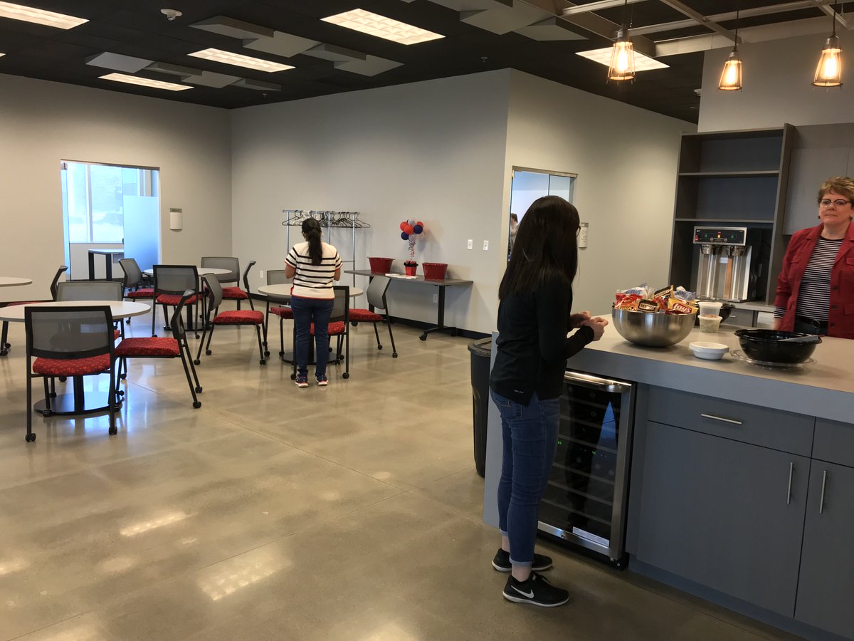 Day 2 of the @cPrimeTraining #CSPO class at <a href="/WestEndTC/">WestEndConferenceCenter</a> with <a href="/CAntoine_Collab/">Christian Antoine</a>. Great to have a full room! <a href="/ScrumAlliance/">Scrum Alliance</a>