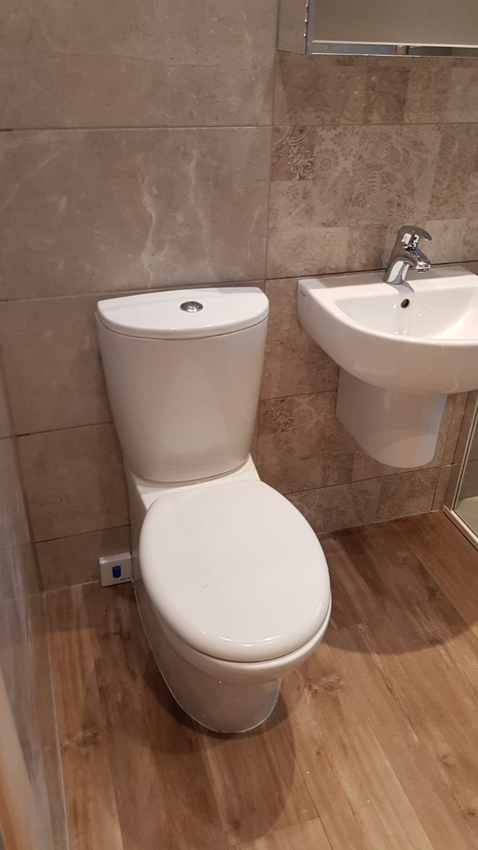 Another lovely #bathroom job completes. By ensuring we employ our own fitting team ensures a quality fit every time.

#Lancashire #Clitheroe #interiors 

wwe.homeimprovementstudio.co.uk