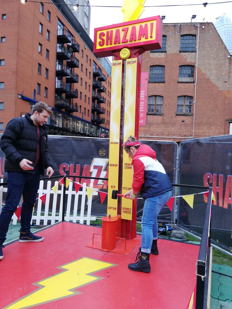 TheGreenColine's tweet photo. Had such a fun time at the @ShazamMovie funfair in London! Got to see an advance screening of #SHAZAM and met my favourite nerd @ZacharyLevi! Both are amazing! https://t.co/2hAD4voGAx