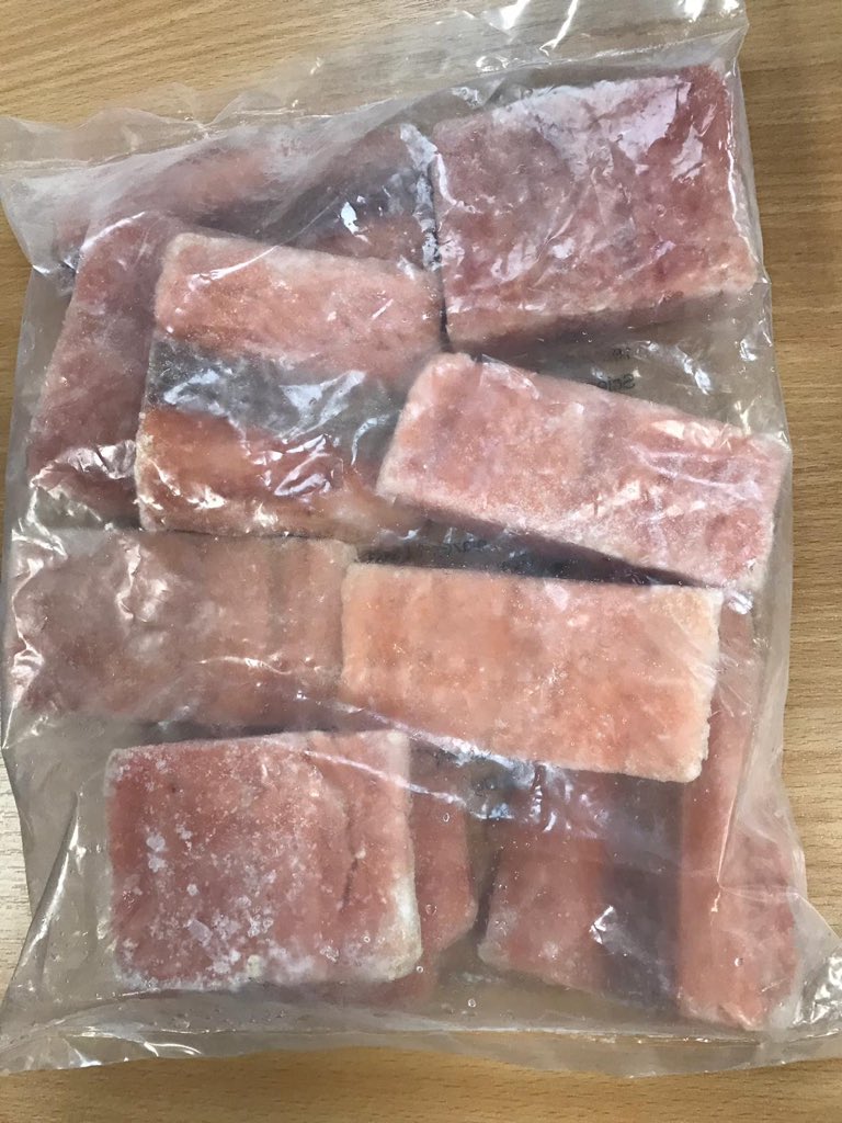 Clearing out the freezer at work this weekend, frozen Alaskan wild salmon supremes 👌👌 #weekendspecial #todaysspecialvalue #fish #salmon #dailyfish