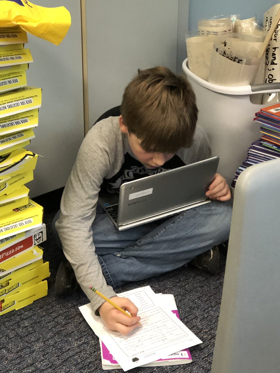 JZawalskiTeach's tweet image. Trying something new this week: using @Flipgrid to give spelling tests! Students can work at their own pace to take the test, and yet it takes less time than me giving the test! #happyteacher #happystudents #technologyiscool #roosevelt2020