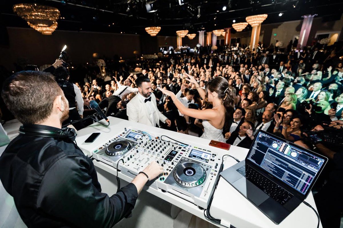 LIVentgroup (@liventgroup) on Twitter photo One of our favorite shots from 2019 so far! ❤️💯❤️
Event Planner: <a href="/amabellaevents/">AmaBella Events</a> | DJ, Musicians, Lighting & Sound: <a href="/liventgroup/">LIVentgroup</a> | Floral: @ryanlarsoncreative | Catering: Beverly Catering | Venue: <a href="/beverlyhilton/">The Beverly Hilton</a> | Rentals: @hollywood_event_rentals
#LIVentgroup One of our favorite shots from 2019 so far! ❤️💯❤️
Event Planner: <a href="/amabellaevents/">AmaBella Events</a> | DJ, Musicians, Lighting & Sound: <a href="/liventgroup/">LIVentgroup</a> | Floral: @ryanlarsoncreative | Catering: Beverly Catering | Venue: <a href="/beverlyhilton/">The Beverly Hilton</a> | Rentals: @hollywood_event_rentals
#LIVentgroup