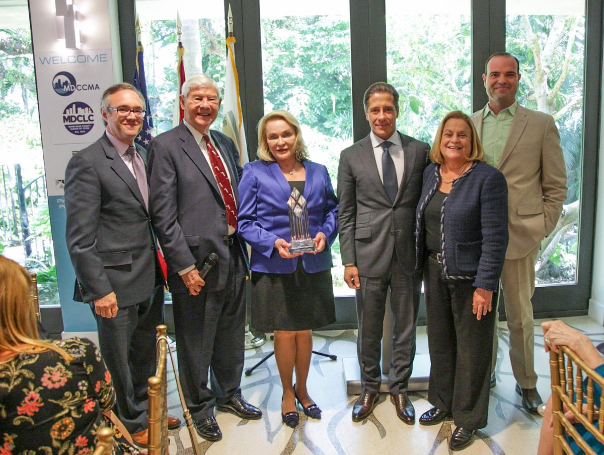 LAUSDSup's tweet photo. A tireless advocate for education, devoted public servant &amp; trailblazer…this is @MDCPS School Board Chair @MDCPSPHantman. Congratulations on this well-deserved recognition from the Miami-Dade City/County Management Association &amp; Miami-Dade County League of Cities. #MDCPSinspires https://t.co/4bo3j0XIs6