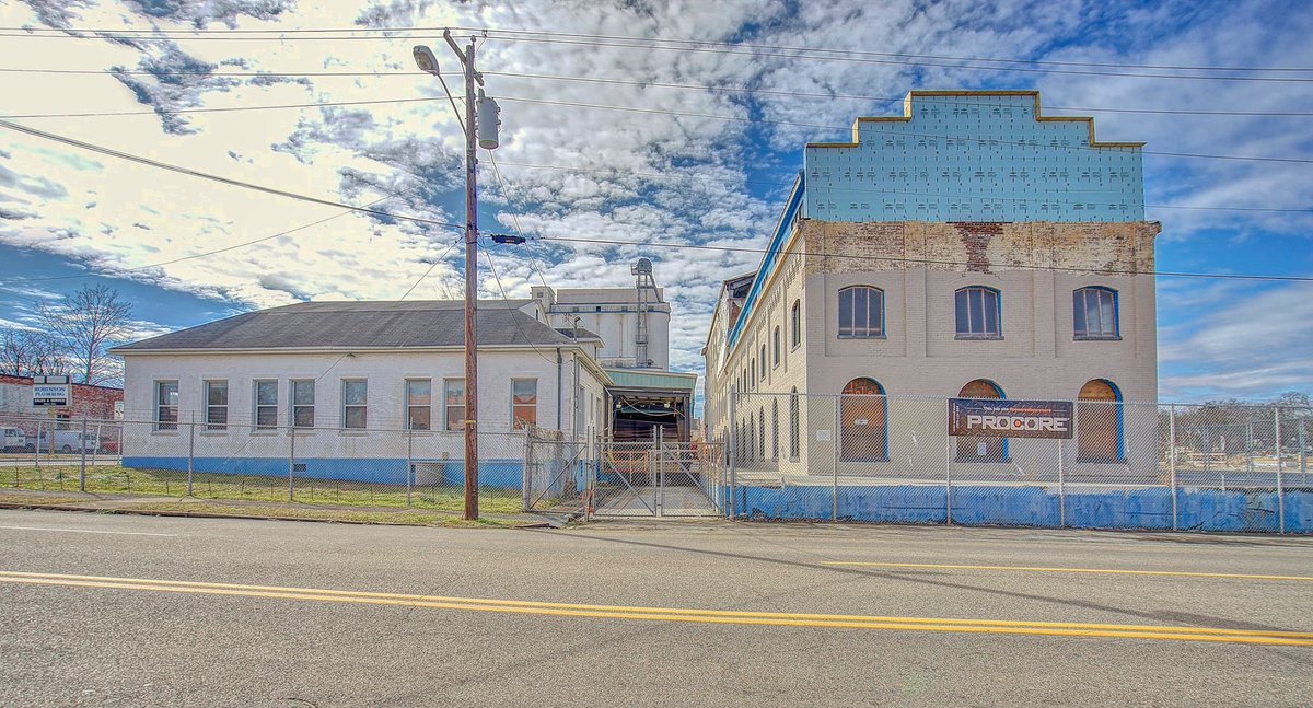 burlesonconjctn's tweet photo. Happy Friday!  Check out these progress photos of our #modelmill project in #johnsoncitytn Thanks to @CityAerial for the great pictures! #burlesonconstructiontn #burlesonconjctn #generalmills #poweredbyprocore #historicrenovation #oldbuilding https://t.co/tU7Ls4JxPr