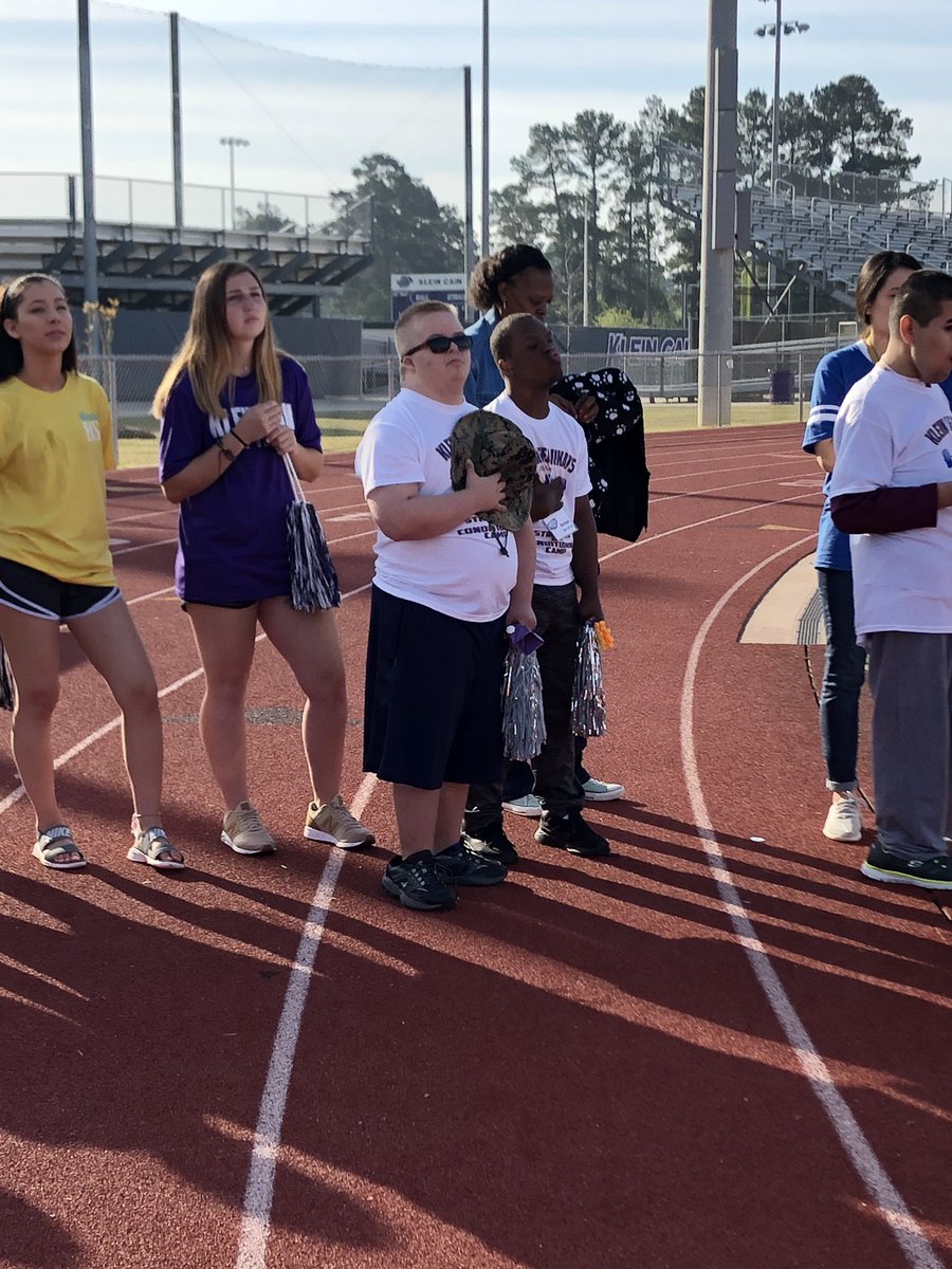 katykeener's tweet photo. Great morning volunteering @KleinCain Games!  @ChristyAStanton, you did an amazing job!!! https://t.co/Lb2CWGIE6h