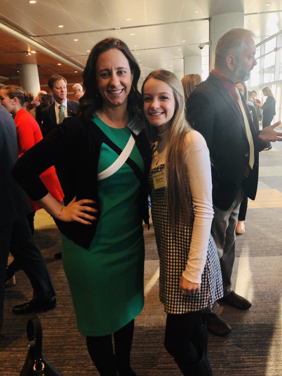 lasilvervb's tweet photo. Meet Faithlynn...my official for a day partner. The future looks bright when we have young leaders like this young lady! #impressed #OFAD19 @TallwoodLions @JAAvila0918 https://t.co/qCh7xexdXZ