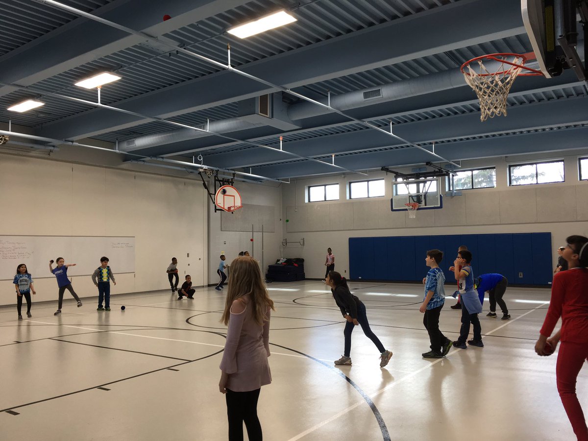 MsHubbard_PE's tweet photo. Used my prep hour to observe a fellow PE teacher in the district! Thank you Colleen for letting me learn from you! #OnlyWb #FireUpForPhysEd https://t.co/7T6WGpI0zD