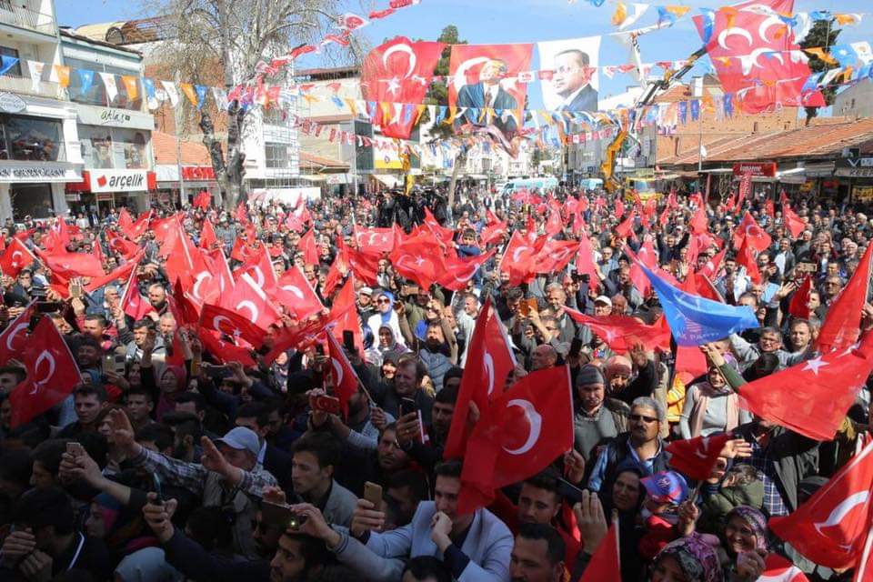 İçişleri Bakanımız Sayın Süleyman Soylu Çivril İlçemizde ,Çivrilimizin geleceğini birlikte inşa etmek için çıktığımız bu yolda bizleri; heyecanla, inançla ve coşkuyla karşılayan tüm çivrilli hemşehrilerimize çok teşekkür ediyoruz.
#Cumhurİttifakı
#TevazuSamimiyetGayret