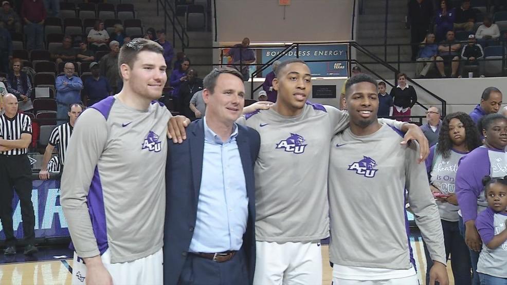 CoachJoeGolding's tweet image. Transition Div. 1✅

Hire Best Friend✅

Win Div. 1 Game✅

Have a Winning Season✅

Postseason (CIT)✅

Win 20 Games (27-7)✅

Mid-Major Top 25 (#21)✅

Keep promise to Dance w/ our 3 SRs✅

Win the Tip vs Kentucky✅ 

If you think the score defines our story, you have no idea.