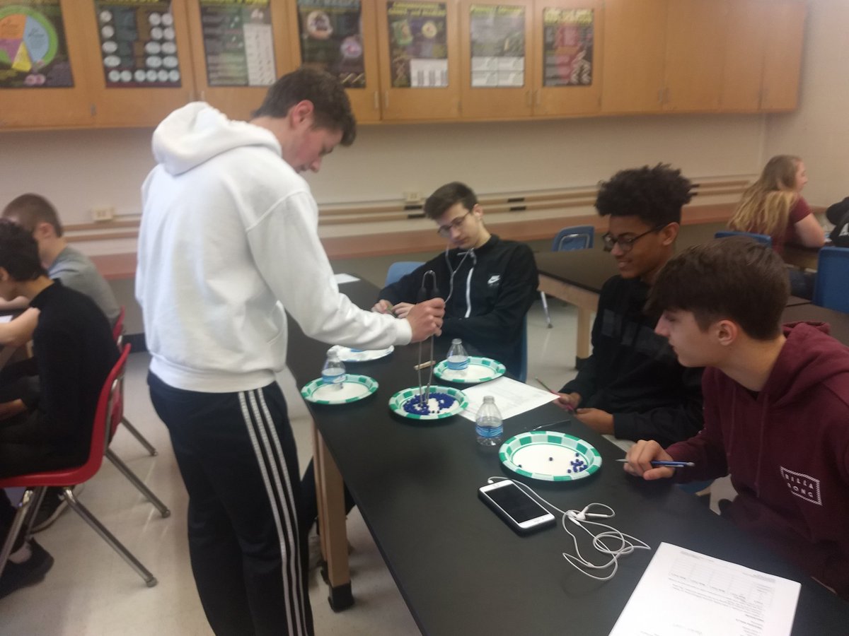 MCarisBGCS's tweet photo. Biology classes looking at natural selection today! https://t.co/18aIb4fZqJ