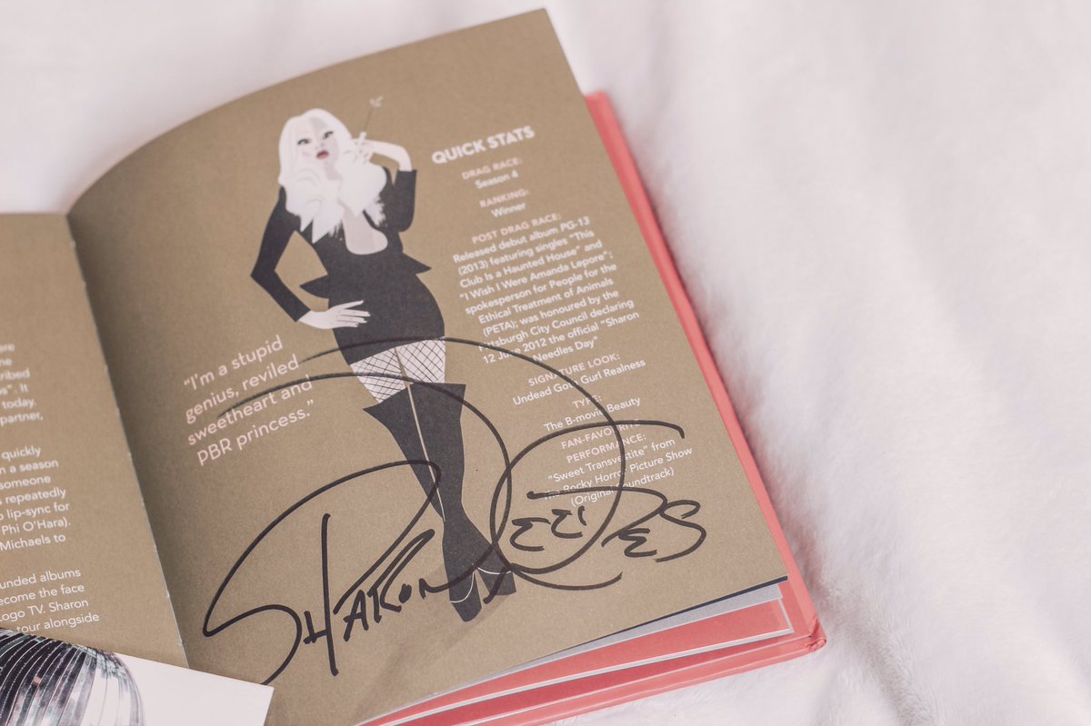 marisaplusdrag's tweet photo. So last night I finally met my all time favourite queen @SHARON_NEEDLES and I will be eternally happy from now on 🥰 https://t.co/XZ3OBbJSg7