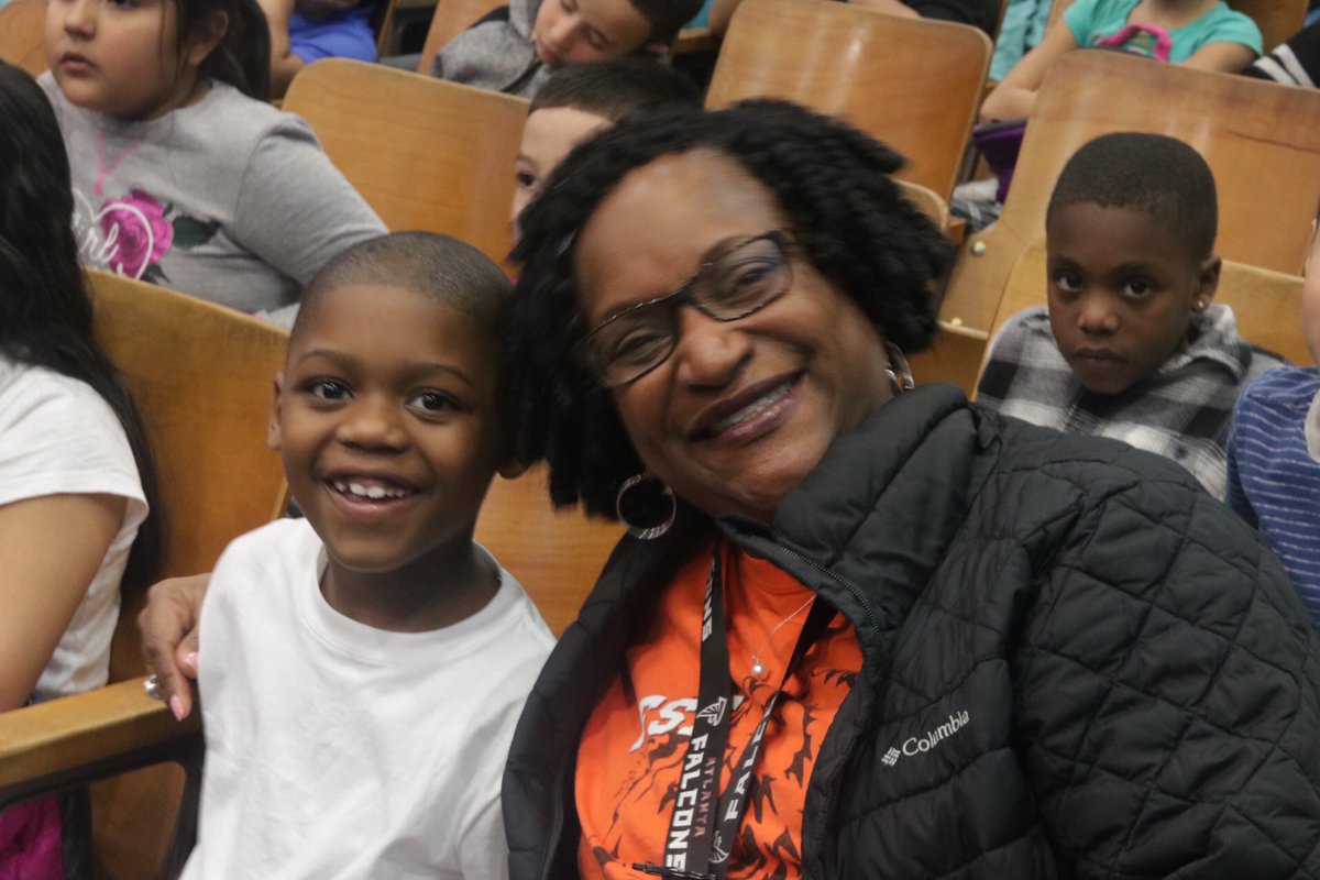 FayStreetElem's tweet photo. All smiles here at Fayetteville Street Elementary School! @DurhamPublicSch @pmubenga @PublicDurham @drstacydstewart #FSEschool #AllTheWayUp #smile https://t.co/8otBx7QM6Y
