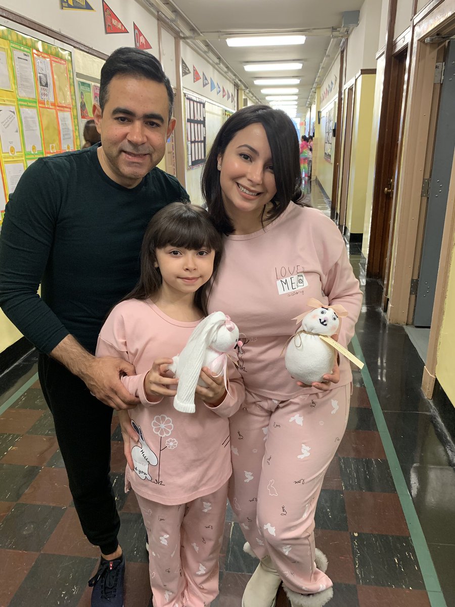 ChristinaGuerc1's tweet photo. Thank you to Abigail Fernandez’s Family for planning a very special Family Friday event @PS159_Q @A_Principal159Q @D26Team https://t.co/AcLrnPXp21