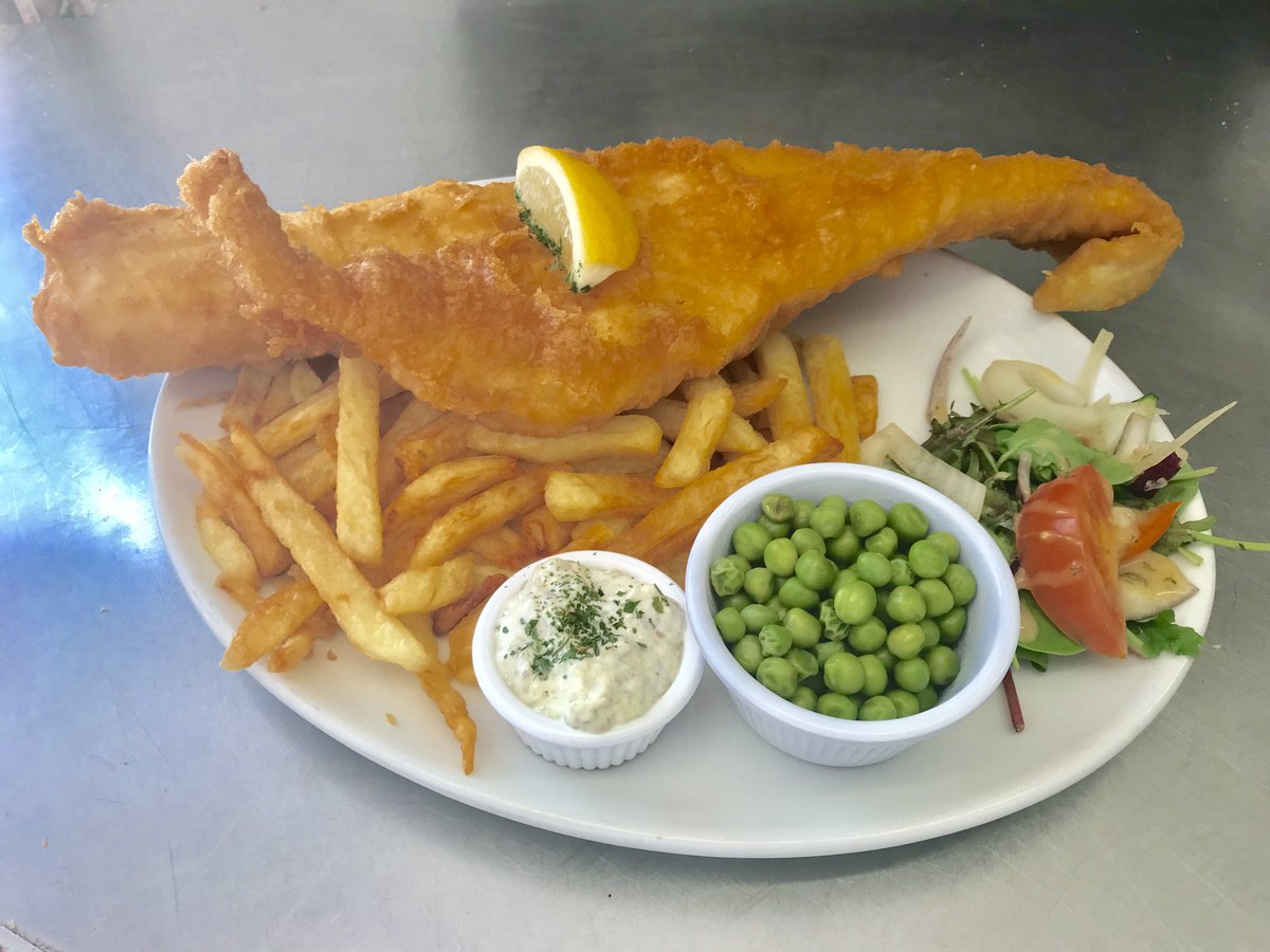 PrinceWilliamBx's tweet photo. It's Friday! Fancy a little something fishy? 🐟#fishandchips #brixham #mussels https://t.co/EsfREqrj1q