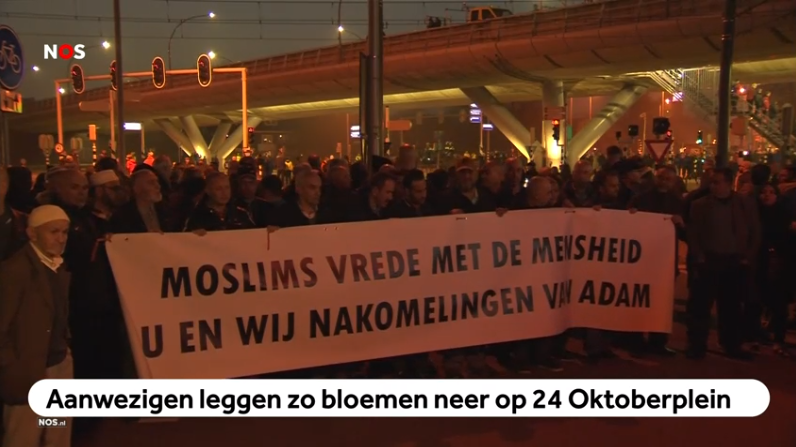 nourdeenw's tweet photo. Islamitische gemeenschap van #Utrecht nadrukkelijk aanwezig tijdens #stilletocht en net als alle anderen: tegen geweld, vóór verbinding. Mooi. https://t.co/wCEdYBCWp5