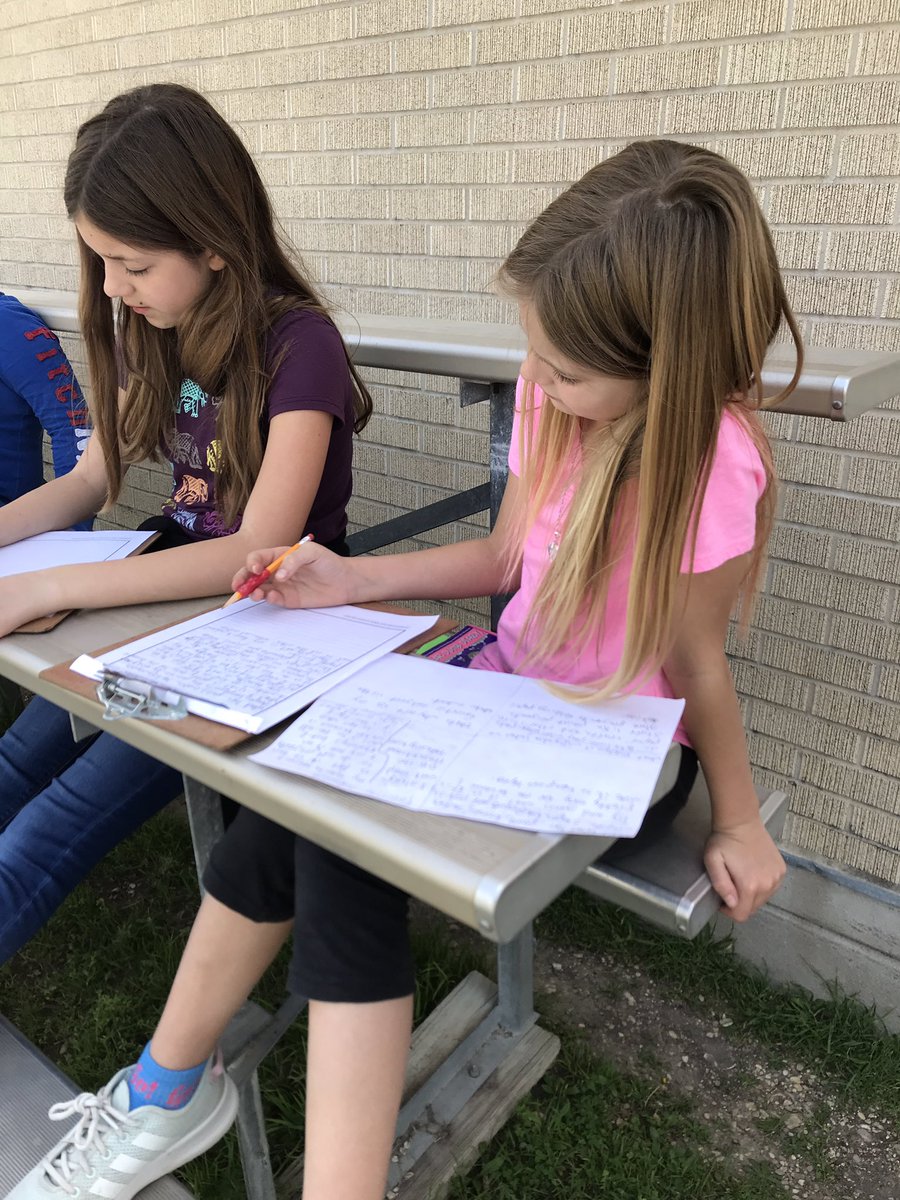 MsColemanSPE's tweet photo. Gorgeous day for writing compositions outside! ☀️ ✍️ https://t.co/WntiJK76gr