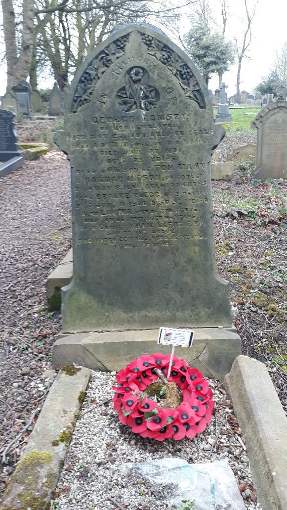 BugleBoy1418's tweet photo. @ProjectBugle today remembered Pte. Willie CLEGG of the RFA at #Birstall St Peter's Church. He died this date 100 years ago. He was a #Birstall lad who married a #Churwell lass. He died aged just 23 years old. We will remember them all .. https://t.co/hAO9Htqk3L