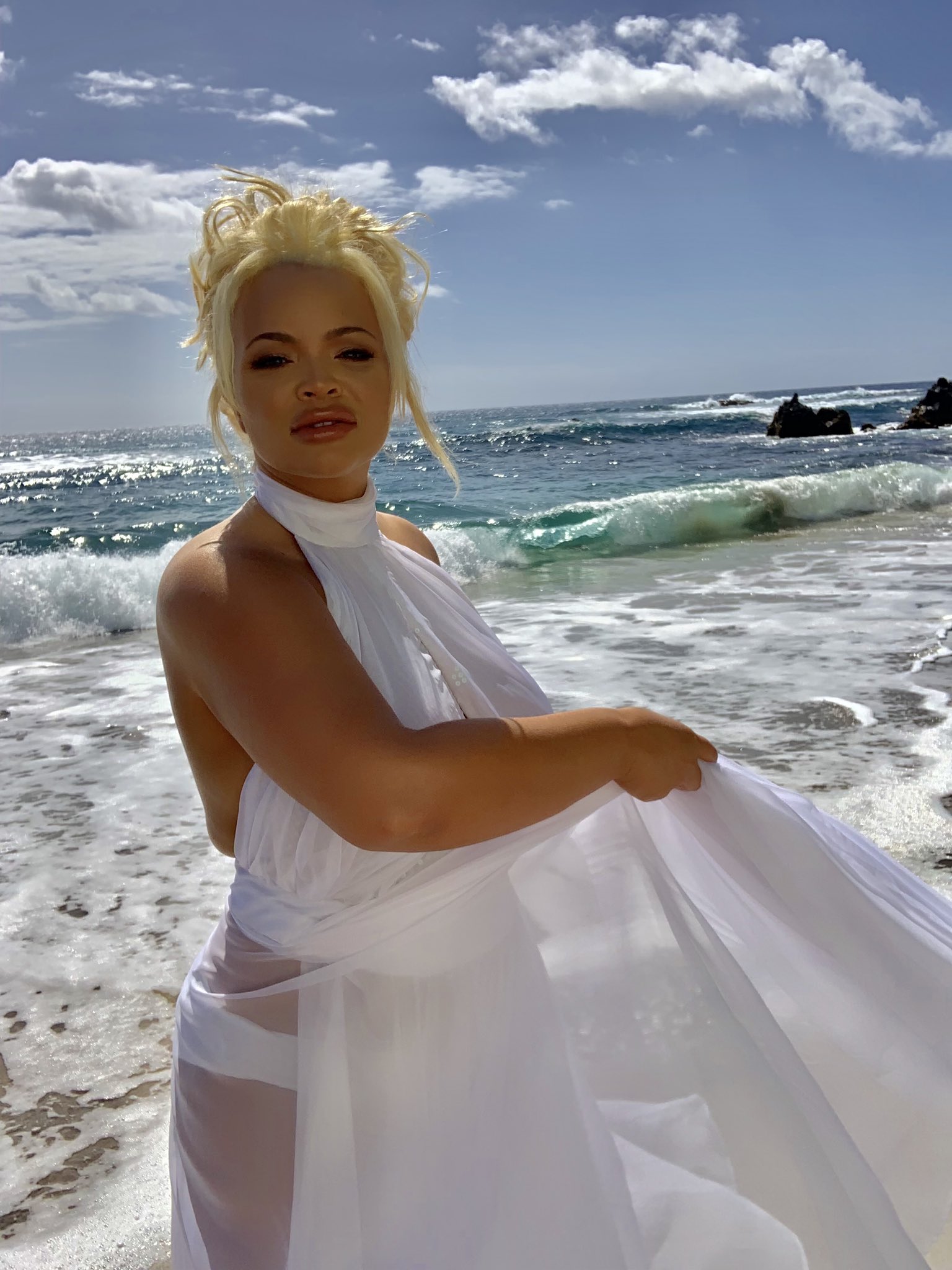 Trisha Paytas: Nude T Shirt Causes Stir - y6lttld