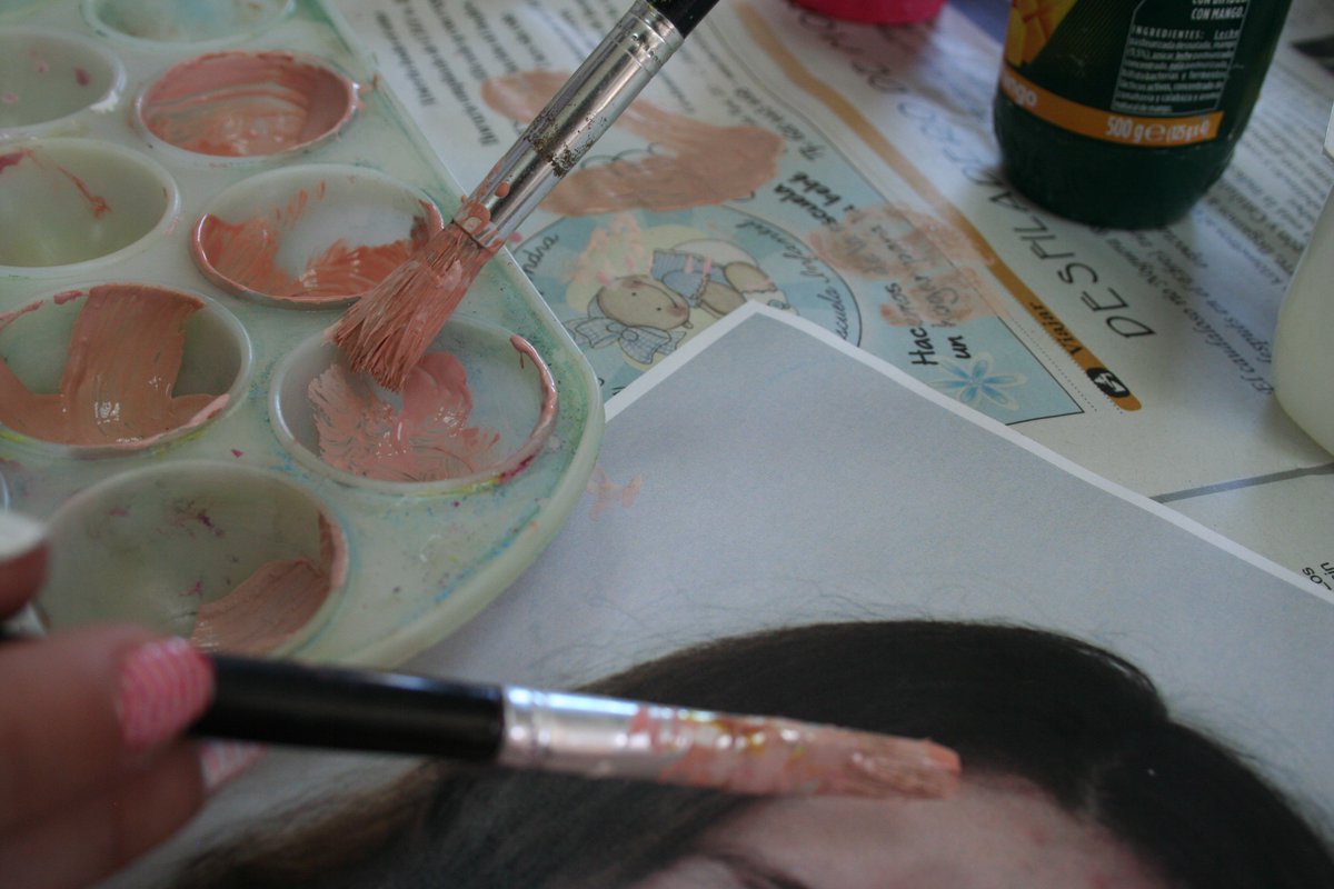 MCasermeir's tweet photo. This week, we are beginning with our 1st ESO groups our self-portrait based on Angelica Dass’s project #humanae. First step, making skin colour.
From #LorcArt Improving on #STEAM at @IES_FGL
@angelicadass #diversity #inclusion https://t.co/AeAwKFvvxc