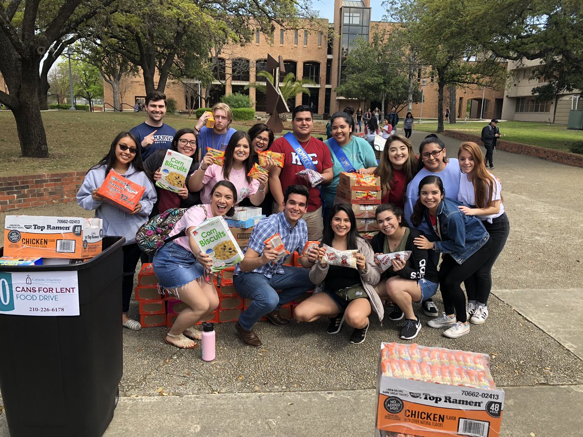 KappaSigmaStMU_'s tweet photo. Had an awesome day at Quad with all of Greek Life helping collect cans to donate to Catholic Charities! https://t.co/nRikyeppfv