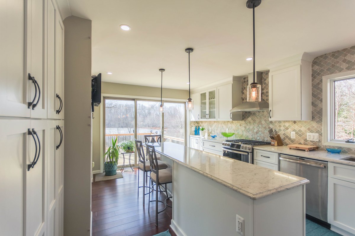 Happy Friday! We have new pictures up on <a href="/houzz/">houzz</a>! Check us out at houzz.com/pro/dreamkitch…!