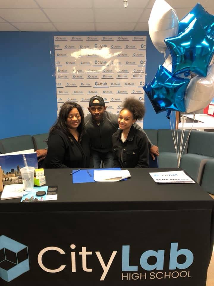 CityLabHS's tweet photo. New 9th graders in the house at #CityLabHS. Early #SigningDay for our 2019-2020 school year! #ClassOf2023 https://t.co/07CW5tWQTh