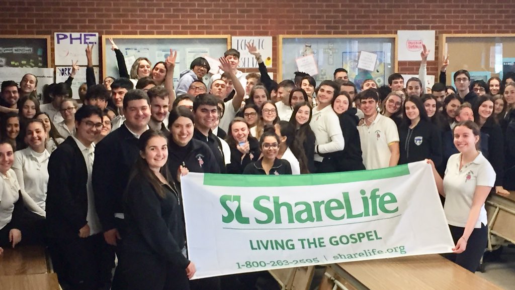 Next week our Gr. 12 class will start to #BuildALegacy for <a href="/ShareLifeCan/">ShareLife</a> #BressaniGr12Sharelife2019 Check out this link and support! community.archtoronto.org/sl_schools_fr_…