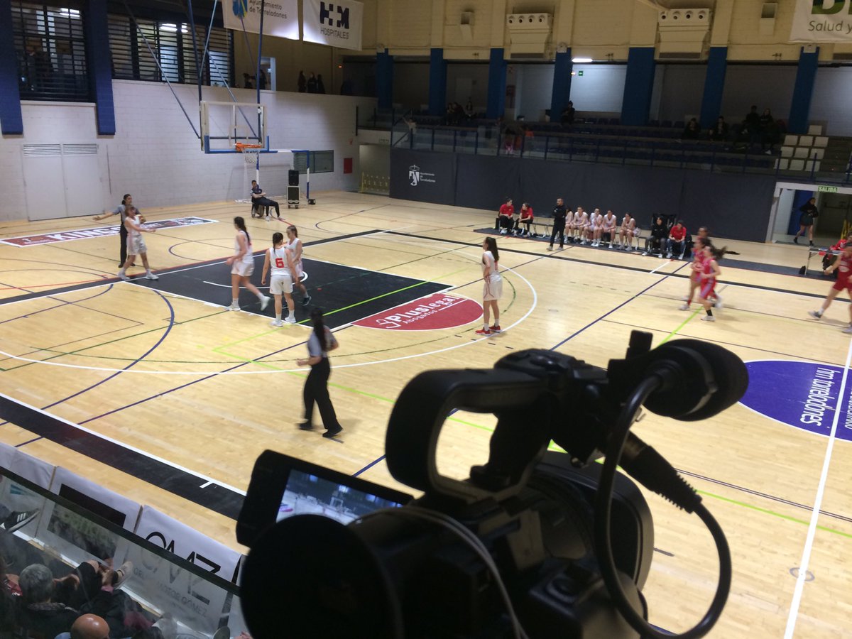 BasketCanteraTV's tweet photo. En el torneo internacional junior Femenino de @BTorrelodones Al descanso Segle XXI  47  @Celtabaloncesto 38. Podrán verlo en https://t.co/o1p5PhwHju https://t.co/rkQ8YF0vP2