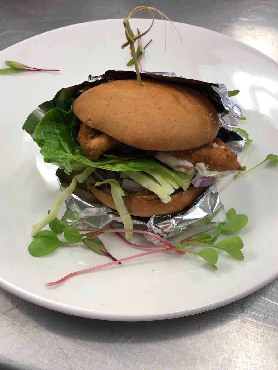 SearchSmith's tweet photo. New product development ....most amazing vegan chicken burger with a texture and taste just like chicken. Navdeep Dhillon and Manpreet Singh #dc-foodandfarming #dc-CFF #durhamcollege https://t.co/RMRR8RgGeM