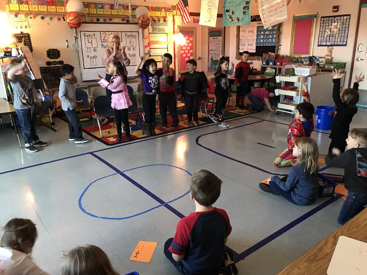 MissStarner_PSE's tweet photo. Jumping into Spring Break with a little March Madness Addition Tournament! #SetTheStageToEngage @MrsAcklin @PSESCPS @shelbycountysch https://t.co/A0eG5zVoia