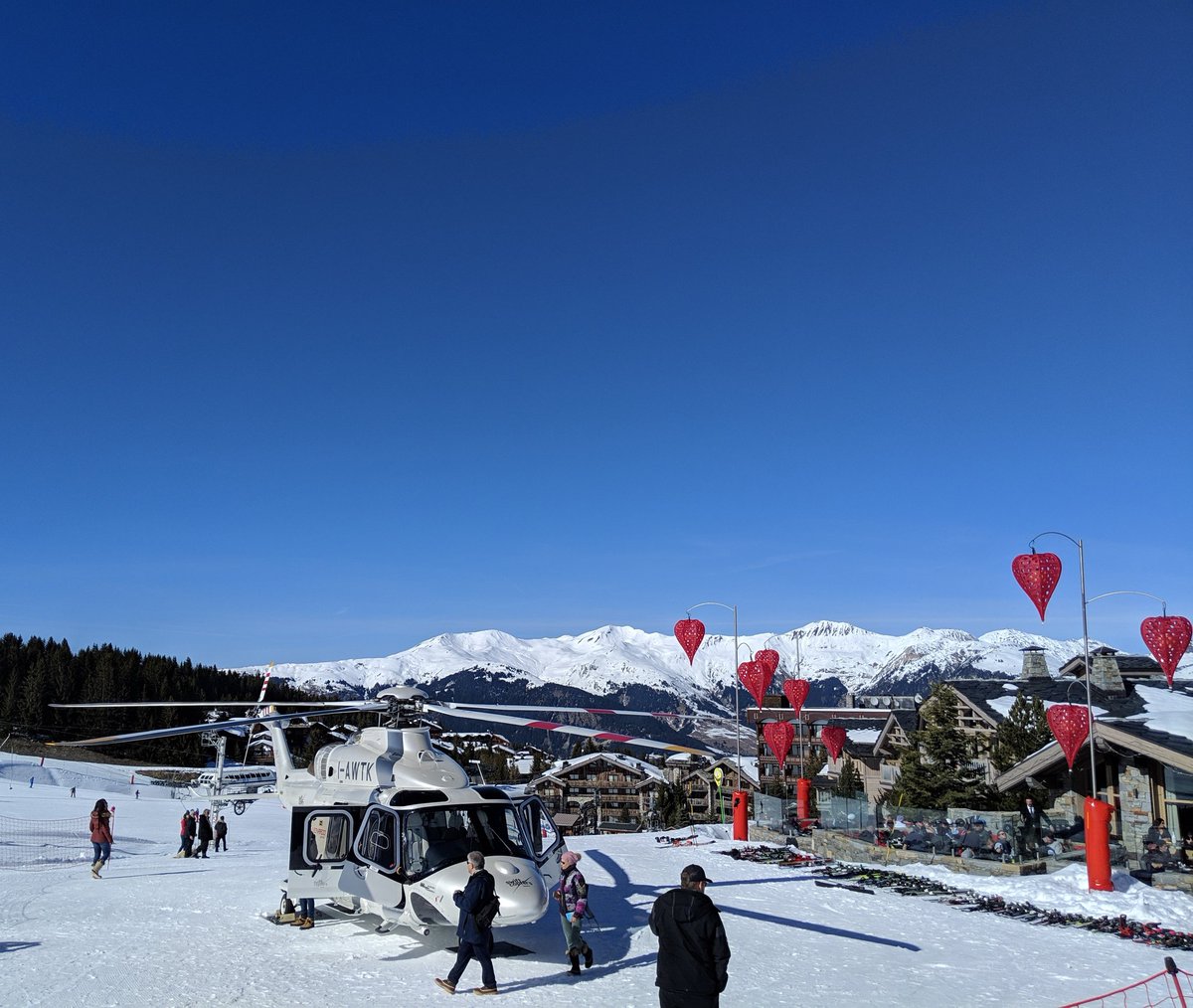 swiftcopters's tweet photo. Very nice presentation of the #aw139 #courchevel with #leonardohelicopters @k2altitude https://t.co/jzgAJQHrBA