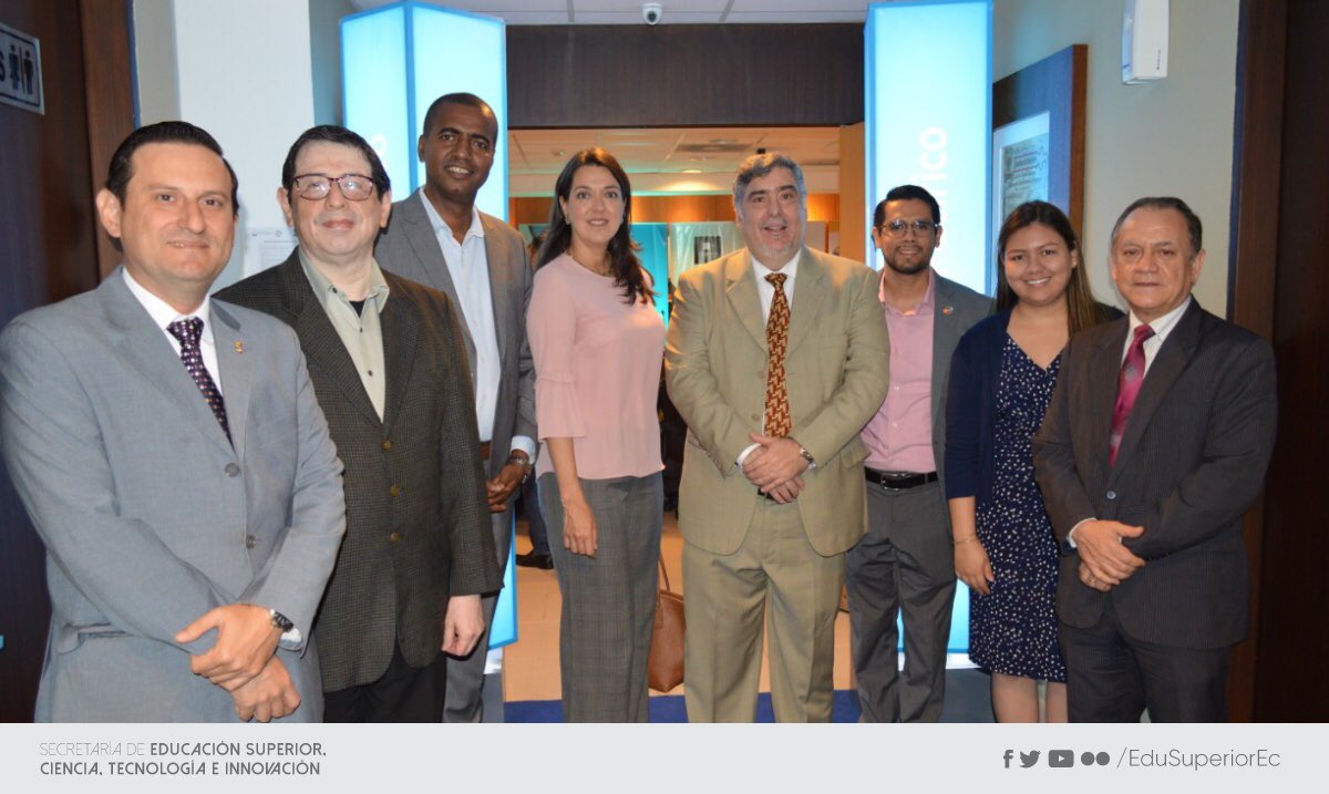 EduSuperiorEc's tweet image. Participamos en la Premiación del Reto #DigitalChallenge, en la Cámara de Industrias de Guayaquil. El proyecto “Mensajea Chatbot” fue el ganador de entre los 91 proyectos que postularon mediante la plataforma del Banco de Ideas.