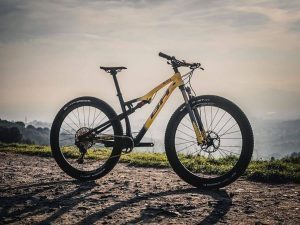 KaracolSport's tweet photo. BH LYNX RACE CARBON https://t.co/9o4vfkDB0R https://t.co/OdEN416K97