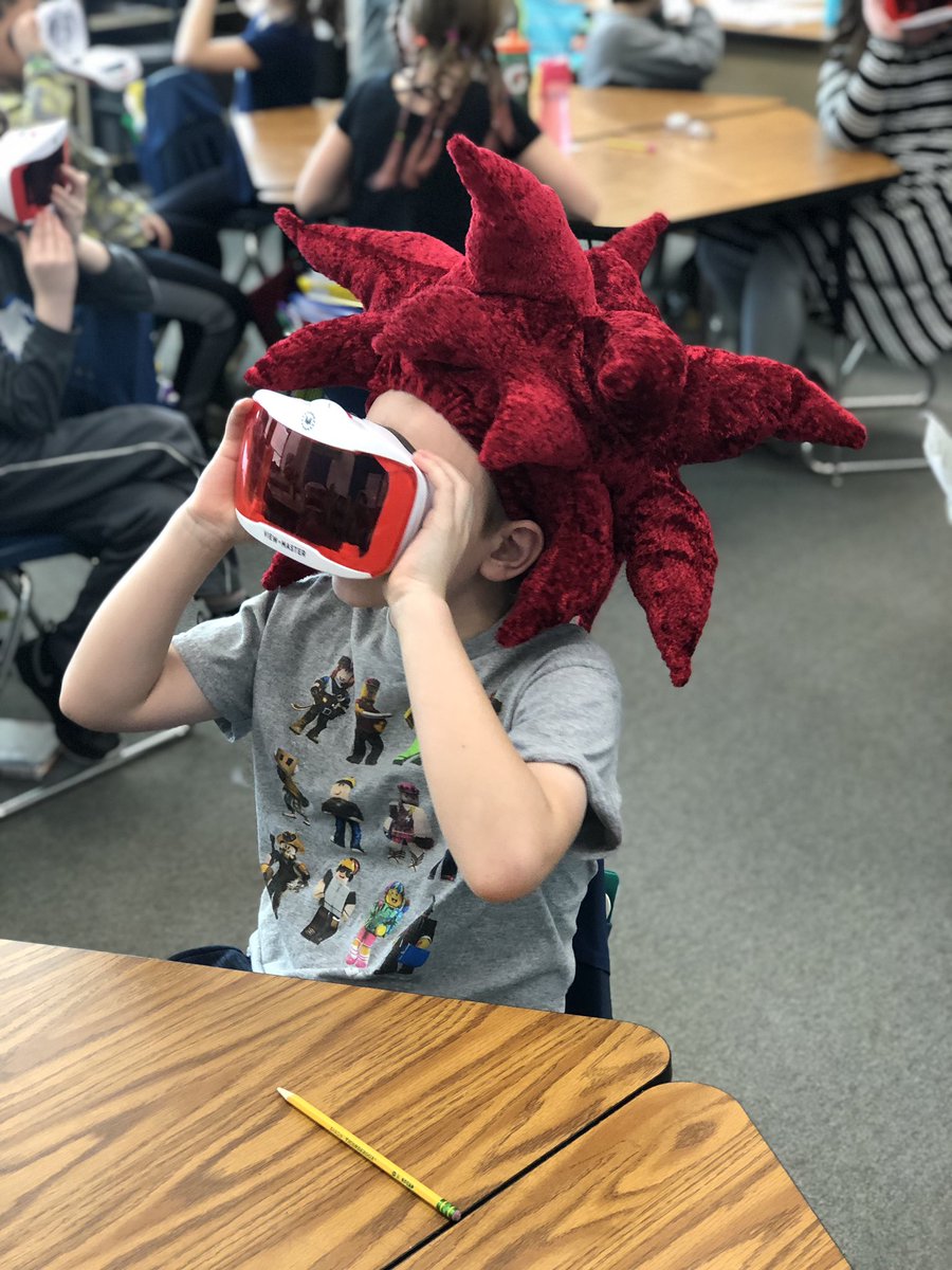 MsTiffCosta's tweet photo. When crazy hair day and a virtual habitat tour land on the same day!! @Classroom206 #engaged64 @RooseveltD64 https://t.co/6O7UMYdPJi