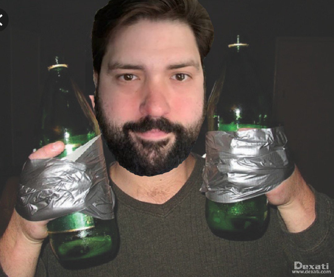 Dafatrat's tweet photo. @BMS_Arianna He too busy playin Edward 40 hands๐ I want this to happen for real! #gettinweird https://t.co/tQFSB1QVAB