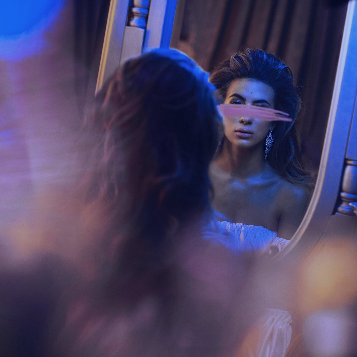 MusicNewsRumor's tweet photo. Kassi Ashton has released a new song titled “Pretty Shiny Things”! Buy and stream the emotional song here: https://t.co/i2vxQWiS43 #PrettyShinyThings https://t.co/QgnwpmsS4y