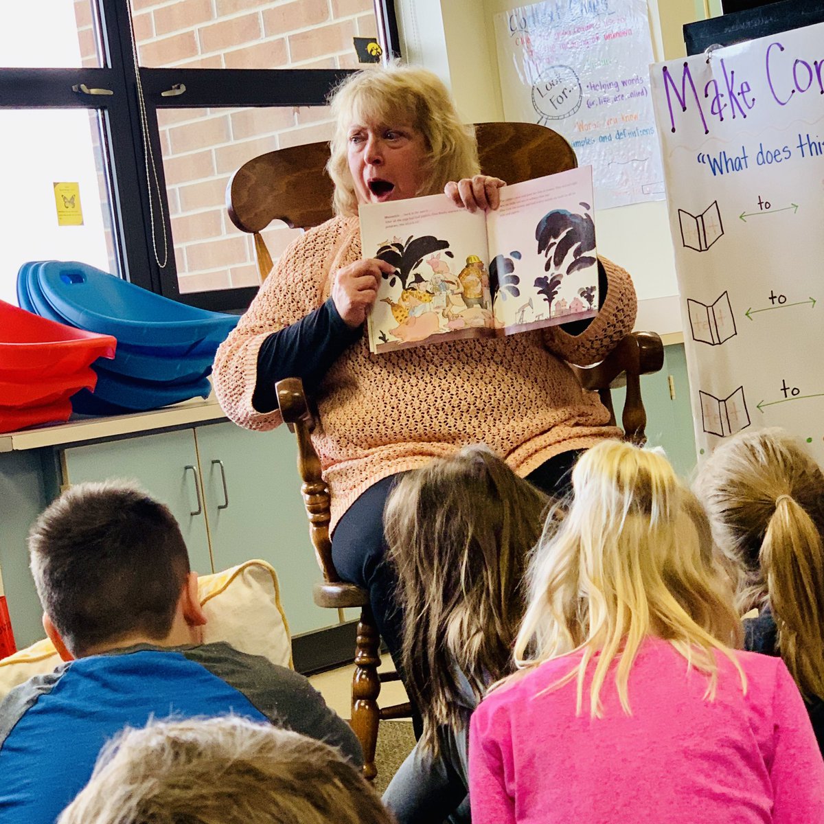 MrsShieldGR's tweet photo. When your mom comes in as your Mystery Reader ❤️ #wait #mrsshieldhasamom #mindblown #mysteryreader #grgators @GRGator https://t.co/gDrN5Z0IJ5