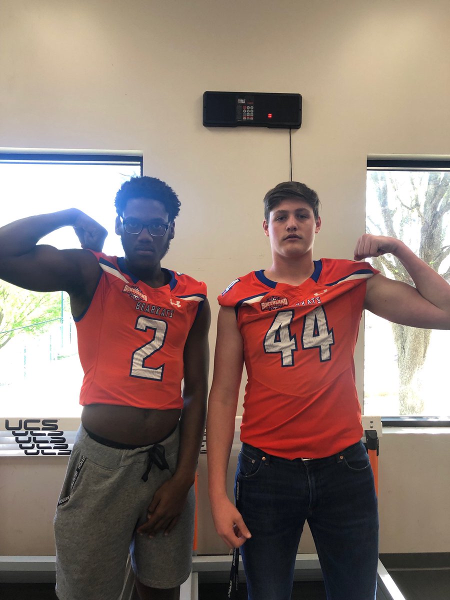 ConnorF31984677's tweet photo. Had i fun time today at Sam Houston today with ⁦@Teriuss1⁩ and ⁦@alexmorrisonnnn⁩ https://t.co/4wDZF9nrBe