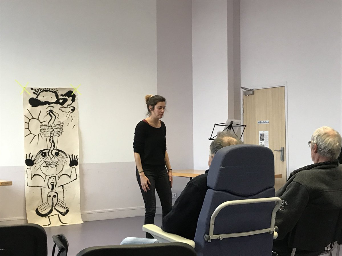 Lmassoz's tweet photo. #SLFF19 Les rébus défilent dans les services hemato et onco de l'hôpital de Bligny. @ArtsetSante @languesFR https://t.co/HhBdIe2YOn