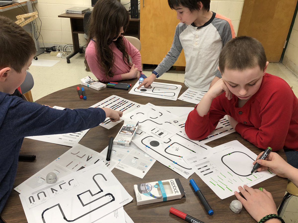 rkfryanrdTech's tweet photo. Wait-are those 2nd graders using @Ozobot ?  @Becca_Natale ‘s students are coding with color!  #Robotics #learningisfun #k12stemlab @Tech_Rocky @NPSDistrict @NorthamptonEdFd @john_provost @techmolly https://t.co/52hOrnsC7g