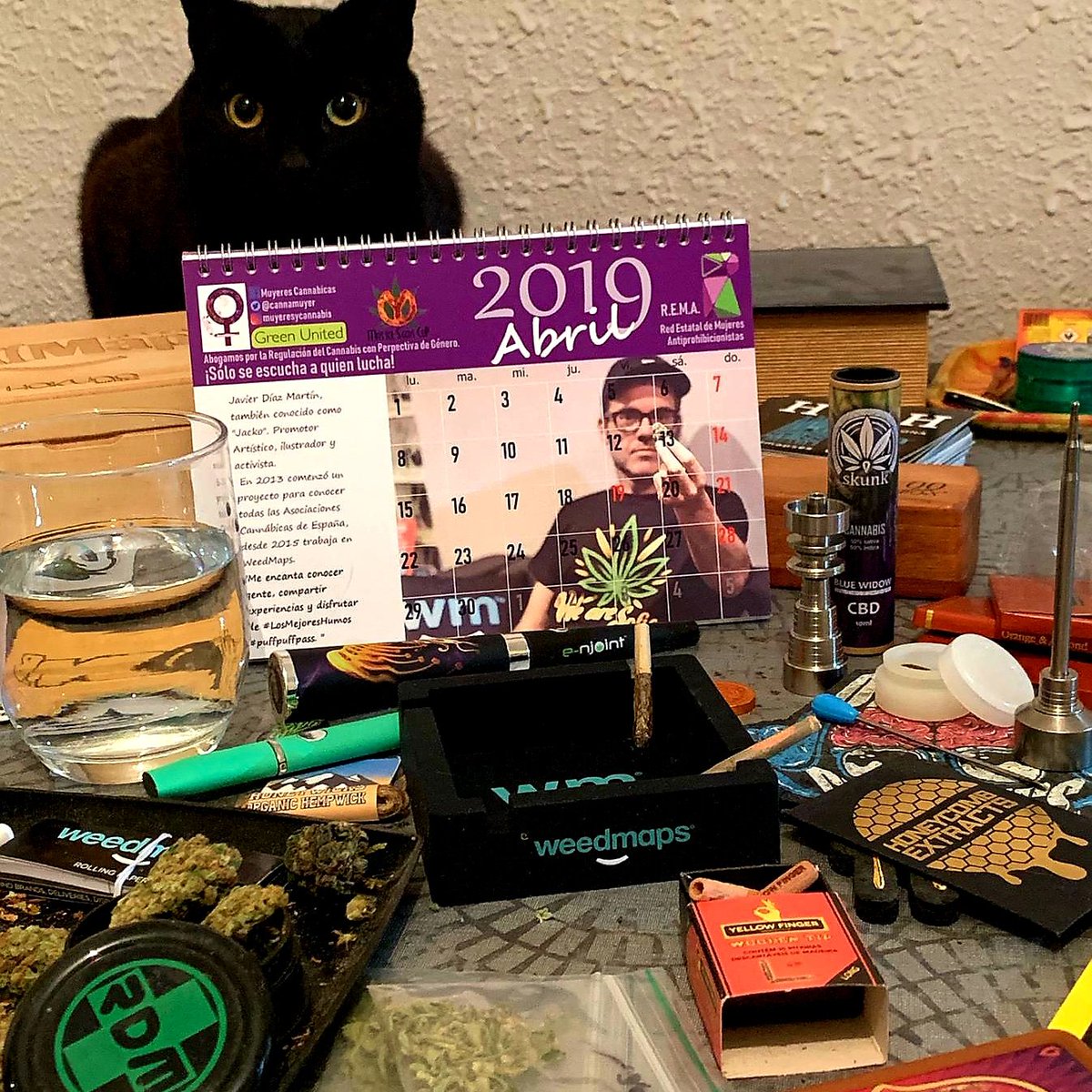 cannamuyer's tweet photo. #CANNAMANPORELMUNDO @JaviDiazMartin es #Abril En #CANNAMAN2019.
Gracias por la foto #Jacko, queda genial en esa mesa 
Con #Cannaman queremos llamar la atención a las marcas del sector para que dejen de hacer publicidad sexista que nos excluye y nos molesta, no vamos a callar. https://t.co/BmidlhllQ4