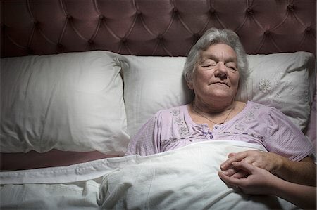 MobilePhysioCA's tweet photo. Sleep and ageing: Two sides of one coin? https://t.co/64W9QWsmo3 #HealthTips #Sleep https://t.co/HZBwJY2F0z